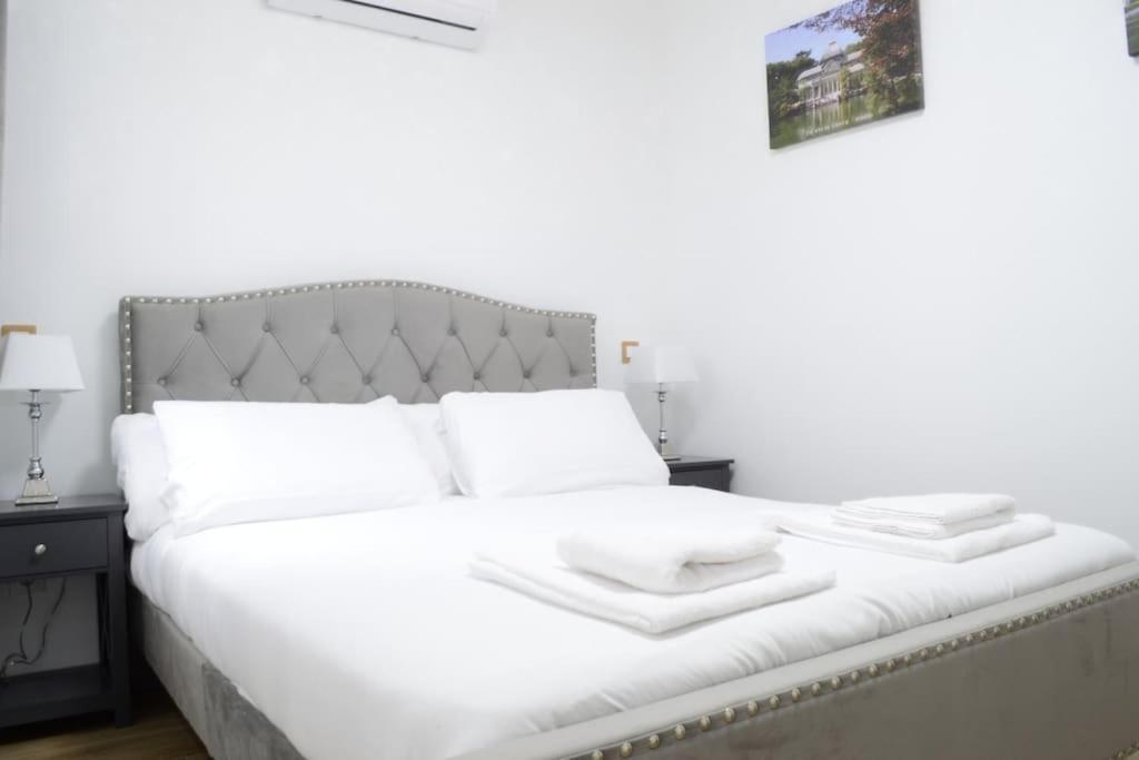Casa En Alquiler Vacacional En Alcalá de Henares Extérieur photo